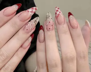 ネイル T•Lee Nailsalon所属・Lily. Leeのネイルデザイン