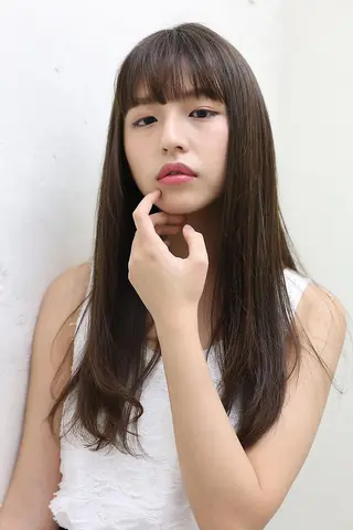 ミディアム 小林 永佳のヘアスタイル