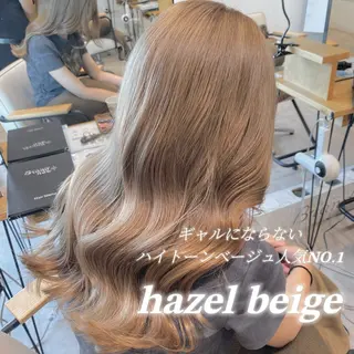 ロング カラー 肌に馴染むハイトーン /ミルクティーカラーのヘアスタイル