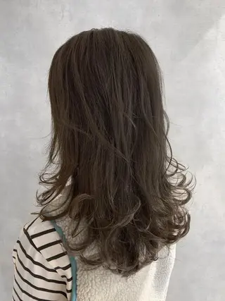 ミディアム ANDO HIKARIのヘアスタイル