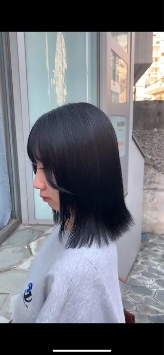 ショート カラー サロウィン(SALOWIN)原宿iori店所属・れい🫧 ハイトーン特化のヘアスタイル