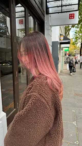 カラー Kana .のヘアスタイル