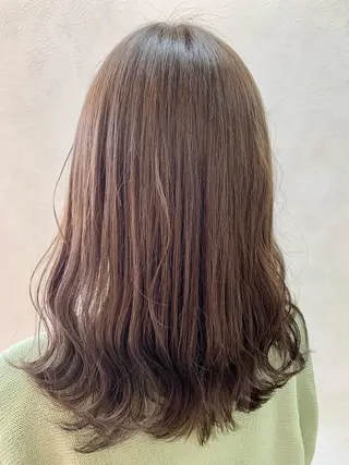 セミロング カラー 加藤(旧姓 今竹) 遥花のヘアスタイル