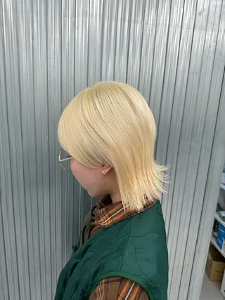 ショート カラー 🌈インナーカラー 手塚直生のヘアスタイル