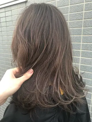 セミロング カラー 似合わせ レイヤー須川のヘアスタイル