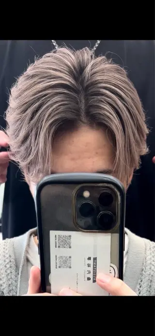 カラー 🥳ブリーチカラー 本田有里のヘアスタイル