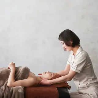 ハーブピーリング・毛穴ケア専門サロンSalon de LENA所属・ハーブピーリング 専門店/名古屋駅前店のエステ・リラクイメージ