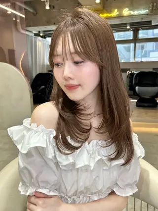 セミロング カラー GLROW haruhiのヘアスタイル