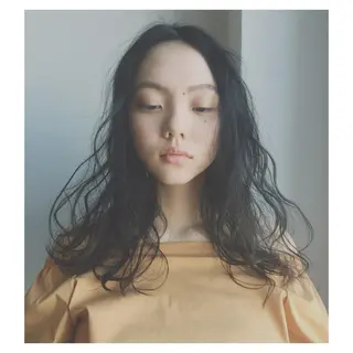 ロング カラー パーマ ヘアアレンジ FRAME所属・FRAME/髪を育 てる/大人デザインのヘアスタイル