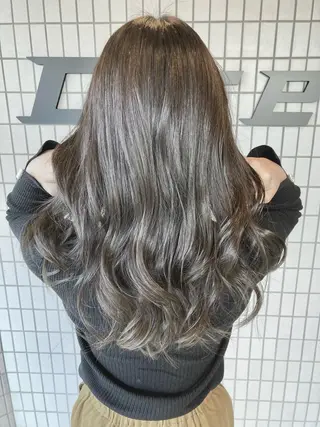 ロング タカツド ユウキのヘアスタイル