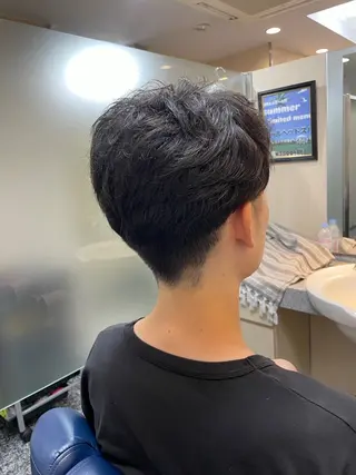 ミディアム 奥山岳冬 おくやま たかとのヘアスタイル