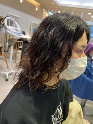 ミディアム メンズパーマ 岩成健志郎のヘアスタイル