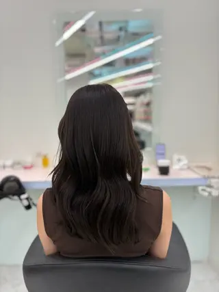 セミロング 🤍赤みなしカラー 🤍saaka🤍のヘアスタイル