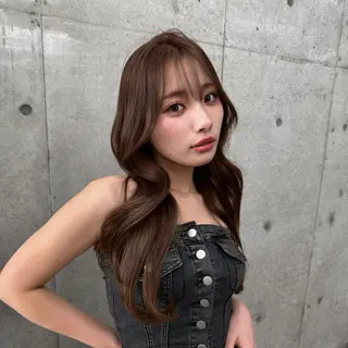 ロング 韓国レイヤー🩵ダメ ージレスケアカラーのヘアスタイル