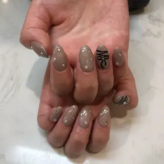 ネイル Raviy  新宿店所属・わたなべ あやかのネイルデザイン