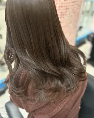 セミロング カラー 垢抜けヘア 韓国ヘア銀座近下菜央のヘアスタイル