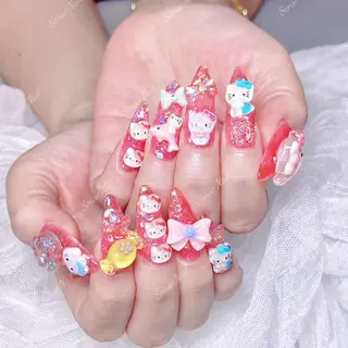 ネイル Queening 🦋のネイルデザイン