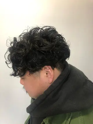 ショート パーマ メンズ Steelo  渋谷所属・✴︎赤み除去カラー daichi✴︎のヘアスタイル