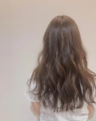 カラー 三村 桜生のヘアスタイル