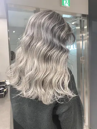 セミロング カラー ヘアアレンジ #ブリーチカラー Akihoのヘアスタイル