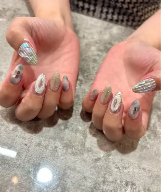 ネイル Emi♡ tiffinのネイルデザイン