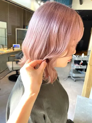 カラー RINOSHORES YOKOHAMA.日本大通り店所属・ハイトーン nagisaのヘアスタイル