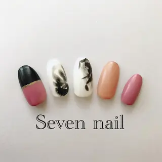 ネイル 名倉 なな子のネイルデザイン