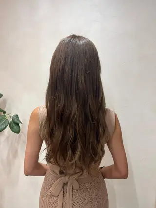 ロング カラー ヘアアレンジ Elilume所属・瀧澤 美月のヘアスタイル
