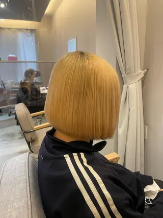 ミディアム 廣岡 采音のヘアスタイル