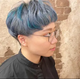 ショート カラー ブリーチ、パーマ 西部笑のヘアスタイル