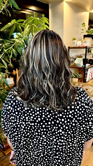 ロング カラー Cure2所属・🌈白いハイライト 🌈 🐶ノザワ🐶のヘアスタイル