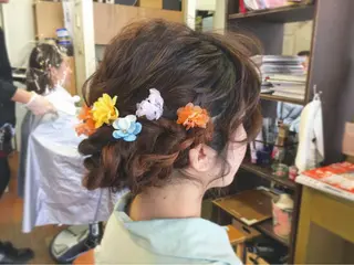 ミディアム ヘアアレンジ ツイスパ・波巻き 🩵片平和香奈のヘアスタイル