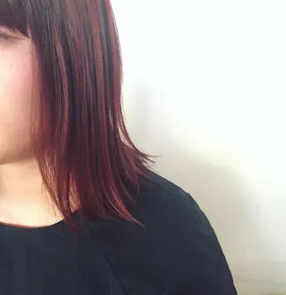 ミディアム カラー conne& ririのヘアスタイル