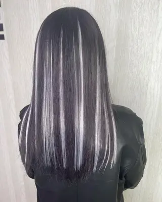 ロング カラー UNDER vr 【アンダーバー】のヘアスタイル