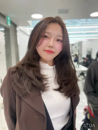 セミロング MOE 福岡韓国ヘア✧︎のヘアスタイル