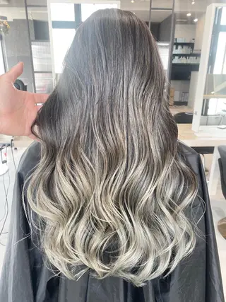 ロング カラー ヘアアレンジ ネイル マツエク・マツパ アイブロウ 井上 一平のヘアスタイル