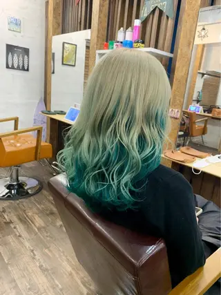 セミロング カラー ✨ハイトーン✨透明感 ✨生神　優季のヘアスタイル