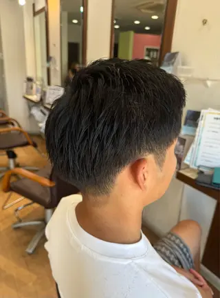 ショート メンズ カラー特化 若山 結愛のヘアスタイル