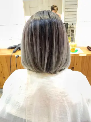 ミディアム カラー sky所属・くわやま まさきのヘアスタイル