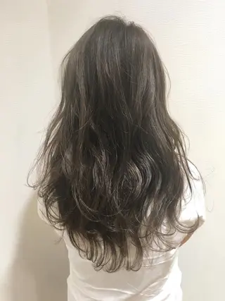 ロング カラー ディレクター ノナカのヘアスタイル