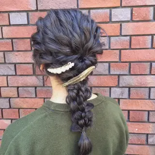 ミディアム セミロング ヘアアレンジ FÜRSTIN所属・西村髪質改善 ブリーチ縮毛矯正のヘアスタイル