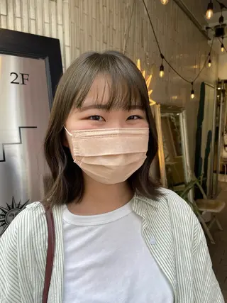 ミディアム 山本 眞白のヘアスタイル