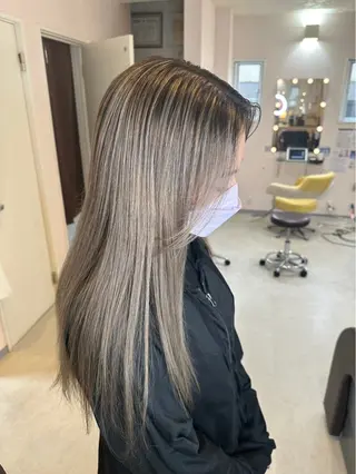 カラー MEZoN【メゾン】所属・MEZoN / marinのヘアスタイル