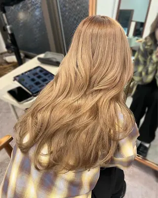 ロング カラー ヘアアレンジ hazuki🐈‍⬛ 透明感カラーのヘアスタイル