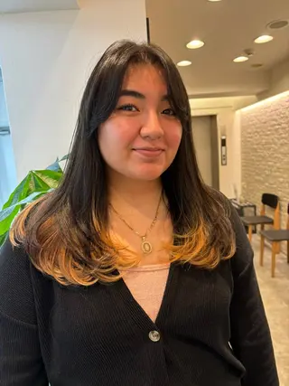 ロング Viot 銀座 樋口 桃佳のヘアスタイル