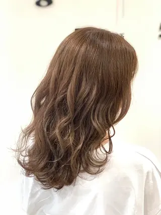 セミロング カラー 松吉 純平のヘアスタイル