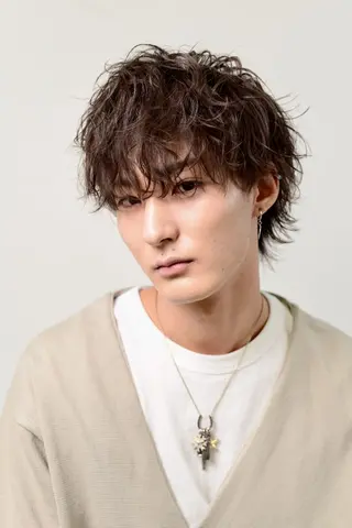 ミディアム カラー メンズ パーマ ⚡️メンズ特化美容師 ⭐️小倉大和⭐️のヘアスタイル