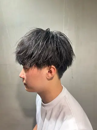 メンズ ラウンドマッシュ/ フェザーショート大阪のヘアスタイル