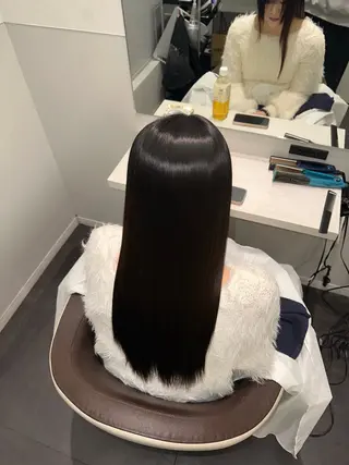 セミロング Wisteria所属・美髪特化✨ 伊織✨縮毛矯正✨のヘアスタイル