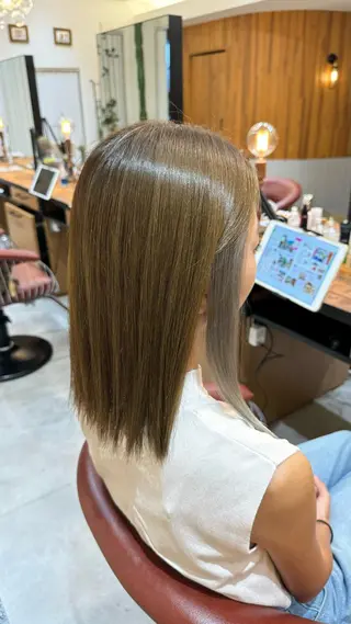 セミロング 今井 光のヘアスタイル